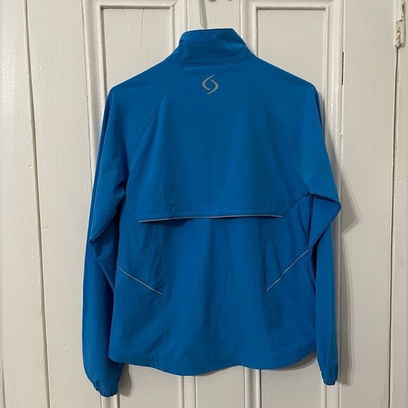 Moving Comfort jacket - Picture 7 of 9